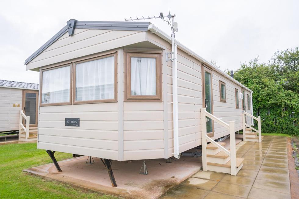 Marine Holiday Park 拉尔 外观 照片